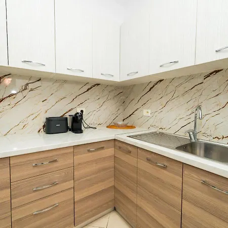 Adriatic Nest 2br Near Apartmán